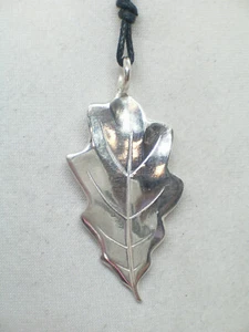 Quercia : Ciondolo in Argento 925 - Pendente Foglia Simbolo di Forza e Giustizia - Foto 1 di 8