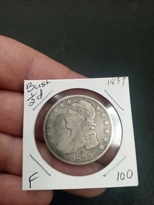 Medio dólar de plata busto tapado 1833 50c libertad completa pátina rasguños trasero - Imagen 1 de 2