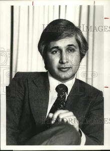 1983 Pressefoto Anthony D. Thomopoulos, Präsident ABC Entertainment. - Bild 1 von 2