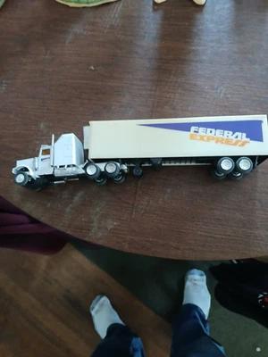 Remolque tractor Road Champs Federal Express tractor blanco y remolque Foto 1 de 2