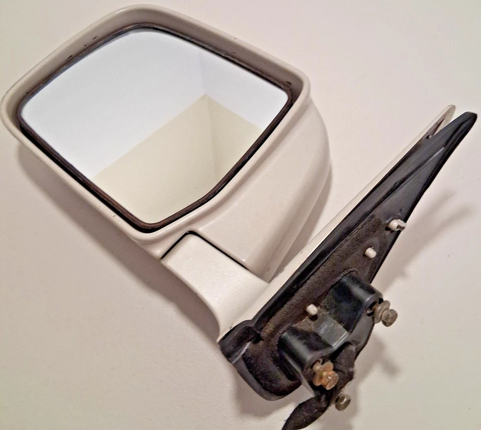 1998-2000 Toyota 4Runner SR5 Driver Left Side Power Mirror  Silver Matallic Foto 1 de 4