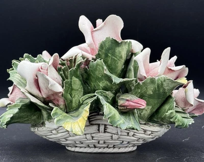 Vintage Capodimonte Italien Porzellan Blumen Korb Herzstück 5 Zoll hoch 8 Zoll breit - Bild 1 von 4