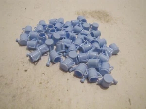 LOTTO VINTAGE DI 50 BROCCA ACQUA IN PLASTICA CRACKER JACK GUMBALL MACHINE  - Foto 1 di 4