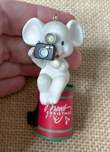 Ratón Rennoc de colección con cámara en bote de película adorno Navidad kitsch divertido - Imagen 1 de 8