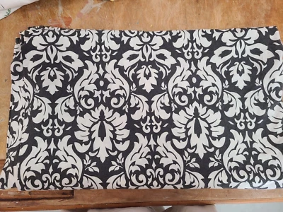 Sábana plana completa Pottery Barn Kids "Black & White Damask" Foto 1 de 2