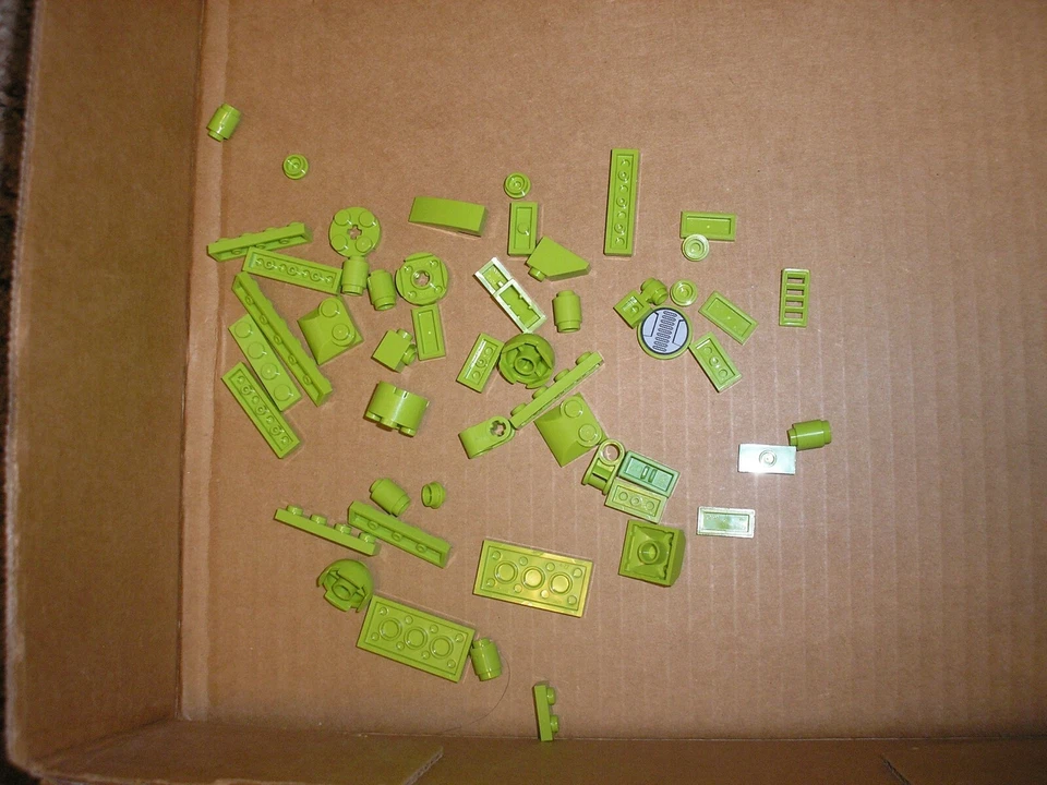 RARO Lote De Colección de LEGOs Verde Claro Algunos Especialidad ENVÍO GRATUITO Foto 1 de 1