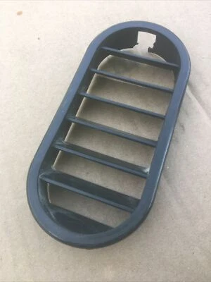 76-95 PORSCHE 924 944 951 TURBO 968 GRADE DE VENTILAÇÃO DE AR COM CONGESTIONAMENTO DE PORTA FABRICANTE DE EQUIPAMENTO ORIGINAL 477819175 (H1) - Imagem 1 de 4