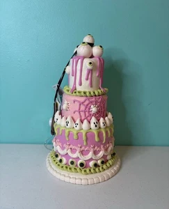 Viral Ghoulish Halloween LightUp Mummy Eyeballs Ghosts Spiders Tiered Cake Decor - Picture 1 of 1