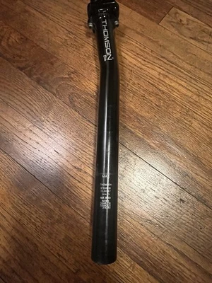 Tija de sillín Thomson Elite con respaldo, 31,6 mm x 367 mm. Negro Foto 1 de 3