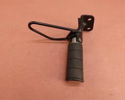 09-19 SUZUKI BOULEVARD M90 VZ1500 ESTRIBA TRASERA DERECHA PASAJERO Foto 1 de 4