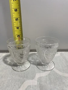 Set Of 2 Vintage Clear Wheat Daisy Dots Pattern Shot Glass Juice Bar Egg Cup - Picture 1 of 2