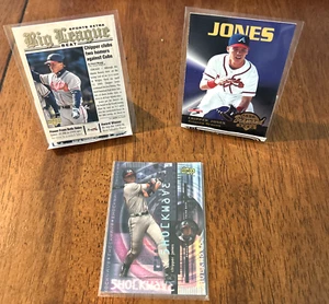 Chipper Jones - 3 Karten Lot - Inserts und Hologramme! - MLB Hall Of Fame 2018! - Bild 1 von 7