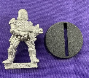Warhammer 40k Necromunda Rogue Trader Classic Arbites Enforcers Bolter Metall 2J - Bild 1 von 3