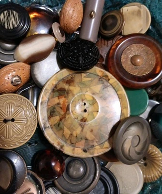Mixed Chunky Buttons Lot Q Variety Sizes, Colors, Types, Crafts, Sewing Vtg - Image 1 of 4