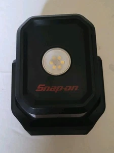 Luz de proyecto Snap-On 425 lúmenes con base magnética ECPRG042 funciona  - Imagen 1 de 3
