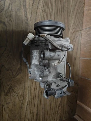 06-12 COMPRESOR MITSUBISHI ECLIPSE 3.8 AC MSC105CA Foto 1 de 4