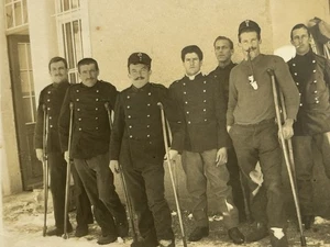 WWI RPPC Group Of Injured German Soldiers Recovering From Battle 1914-1918 - Picture 1 of 5