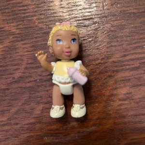 Liebevolle Familie Puppenhaus Lernkurve Pflege Baby Mädchen rosa Flasche - Bild 1 von 2