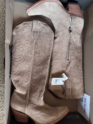 cowboy boots women size 9.5 - Image 1 of 2