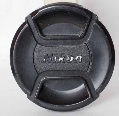 Nikon LC-67 67mm centre pinch lens cap with some wear to the logo. - Image 1 of 2
