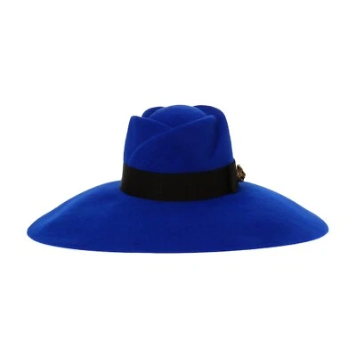 Chapéu Gucci azul pele de coelho grande rosa com fita e cabeça de tigre M 454671 4360 - Imagem 1 de 4