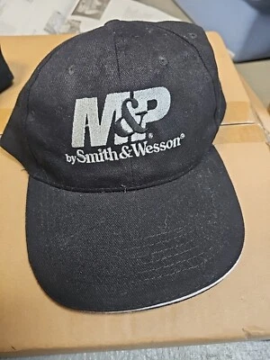 Кепка Smith & Wesson M&P черная серебристая с регулируемым ремешком сзади хлопковая с вышивкой - Изображение 1 из 3
