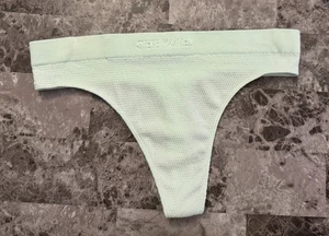 NWOT STEVE MADDEN LARGE LIGHT GREEN WAFFLE SEAMLESS LOGO THONG PANTIES - Picture 1 of 3