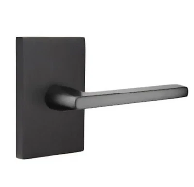 Juego de palancas de puerta de paso para zurdos Emtek Helios con rosa rectangular moderna Foto 1 de 2