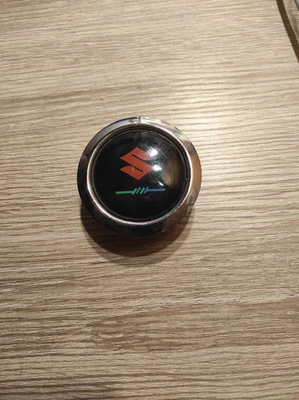 FÜR SUZUKI SPORTLENKRAD HUPENKNKOPF  Neuwertig von Phillipe Costeaux  - Bild 1 von 4