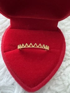 REAL 18k GOLD CROWN RING SIZE 8 - Picture 1 of 5