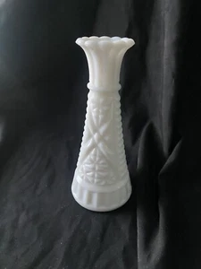 Anchor Hocking Stars & Bars Milk Glass Bud Vase Vintage 6 inch - Picture 1 of 5