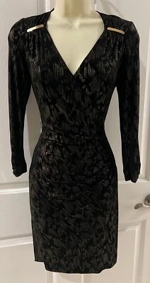 Elegante Vestido Diseñador Cache $178 Negro y Dorado Manga Larga Imitación Envoltura Talla XS Foto 1 de 4