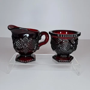 Crema y azucarero vintage Avon 1876 Cape Cod vidrio rojo rubí c1981 sin caja - Imagen 1 de 11