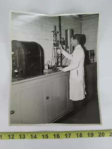 Fotográfica vintage en blanco y negro 8x10 equipo de laboratorio de ciencias de científico - Imagen 1 de 8
