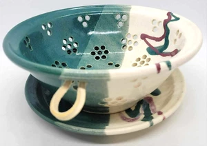 Berry Colander Bowl Matching Drip Underplate Pottery Handmade - SIGNED Reynolds - Bild 1 von 18