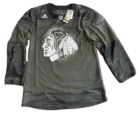 ADIDAS AUTHENTIC ADIDAS ADIZERO CHICAGO BLACKHAWKS ALT CAMO JERSEY SALUTE SZ 46 Cover