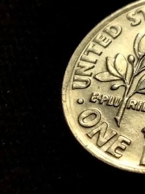 1994 P Dime error collar clash - Image 1 of 4