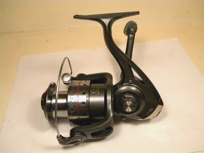 Quantum Optix 40 OP40 spinning reel - Image 1 of 4