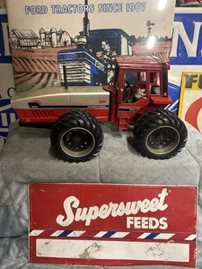 Ertl 1/16 International Harvester/IH 6388 Golden Demonstrator Custom - Picture 1 of 6