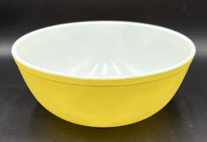 Mid Century Vintage Pyrex Glass 404 Yellow Primary Nesting 4 Qt Mixing Bowl EUC - Picture 1 of 9
