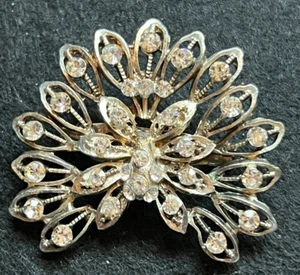 VINTAGE PEACOCK SHAPE DIAMANTÉ SET SILVER TONE (PATINA’D) BROOCH - Picture 1 of 5
