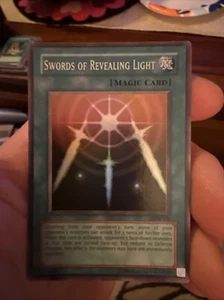 Yu-Gi-Oh! TCG Swords of Revealing Light Legend of Blue Eyes White Dragon LOB-101 - Picture 1 of 6