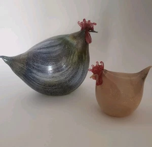Rene Burri Mundgeblasen Blown Art Glass Chicken Figurines (2) Charcoal & Amber - Picture 1 of 14