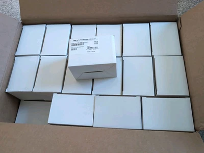 Lote de 32 KIT POLYCOM PWR 5V/15W VVX x50 NA/JP - 2200-48872-001 Foto 1 de 2