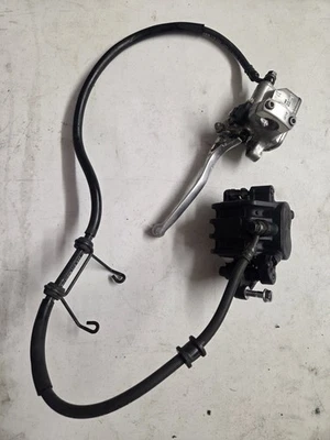 94 - 02  2001 Honda Magna VF750 front brake assembly caliper master line  - Image 1 of 4