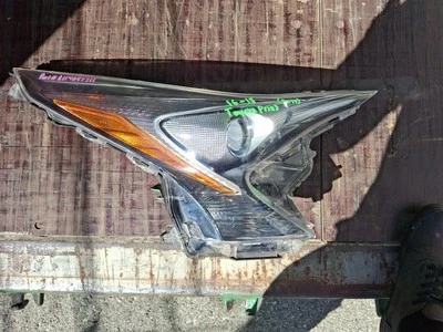 2016-2018 Toyota Prius Passenger Side Headlight - Image 1 of 4