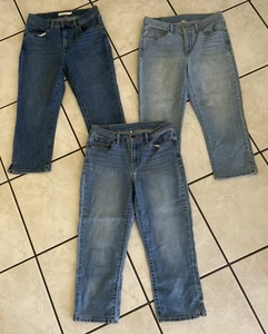 3 Pairs Women's Levi's Denim Capri Jeans Size 4 *preowned* - Picture 1 of 24
