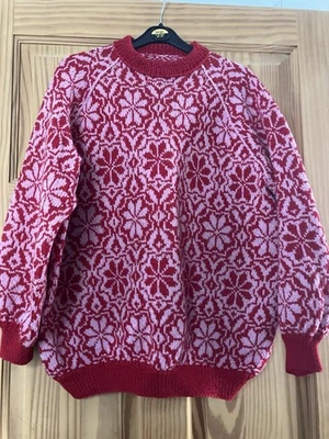 Plus Size Vintage 1980’s Hand Knitted Patterned Pure Wool Jumper Red & Pink XL - Image 1 of 4