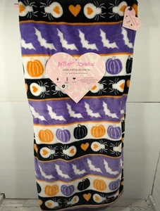 Betsey Johnson Halloween Spinnen Fledermäuse Kürbisse 50 x 60 ultraweich Überwurf Neu mit Etikett - Bild 1 von 6