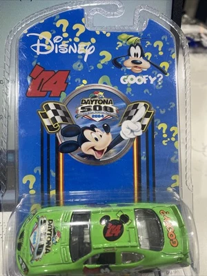 Disney NASCAR Daytona 500 2004 '04 Goofy Pontiac Grand Prix Stock Car 1:64 Foto 1 de 3
